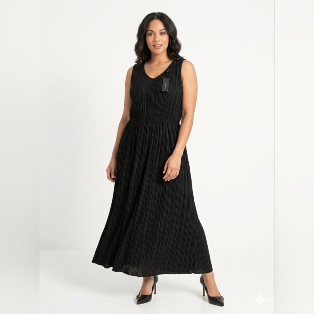 Sleeveless Black Pleated Maxi Dress by